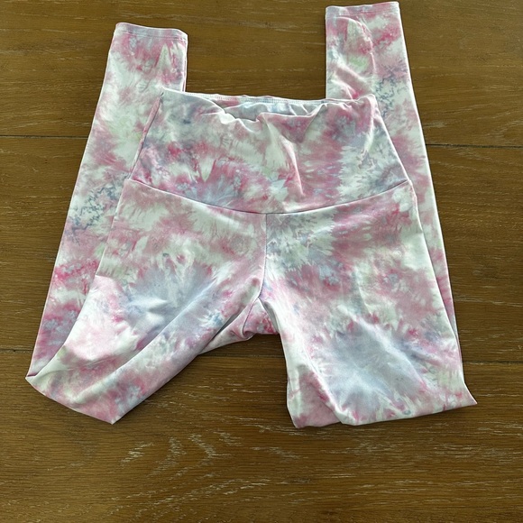 Onzie. Tie dye leggings. Rarely worn. - Picture 4 of 4